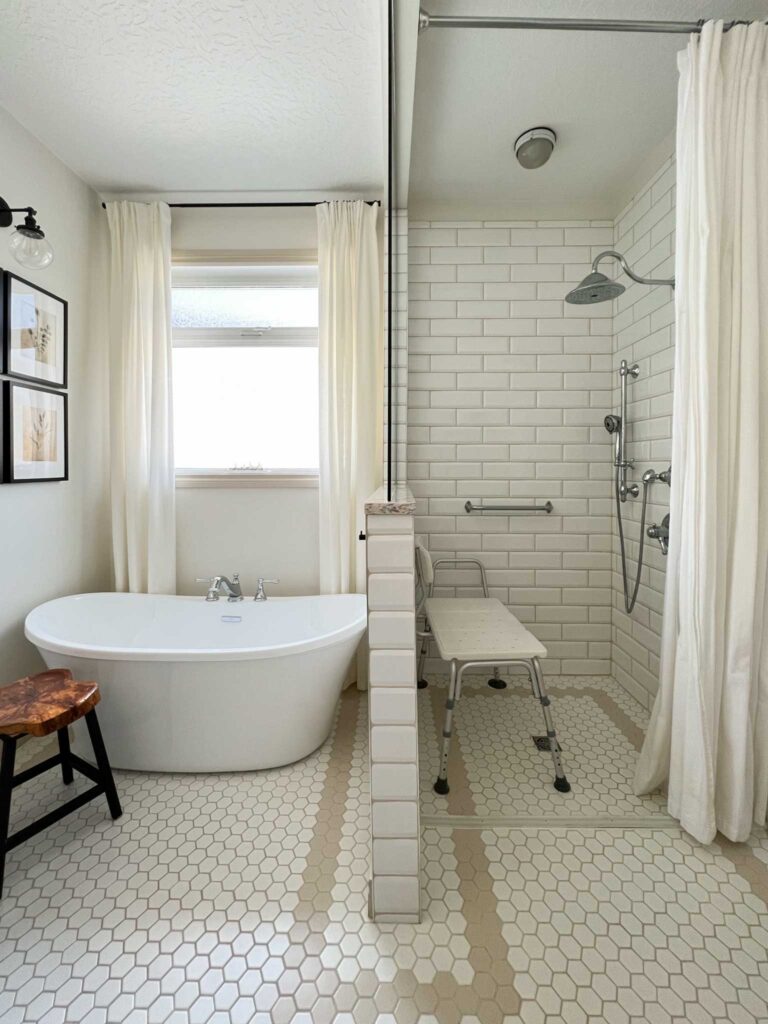 shower and tub wide angle