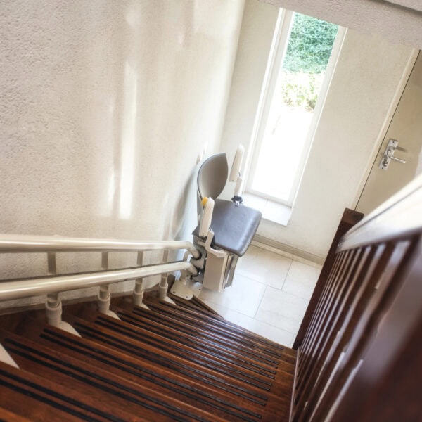 Simple Steps: Choosing the Right Stair Seat Lift for Your Needs